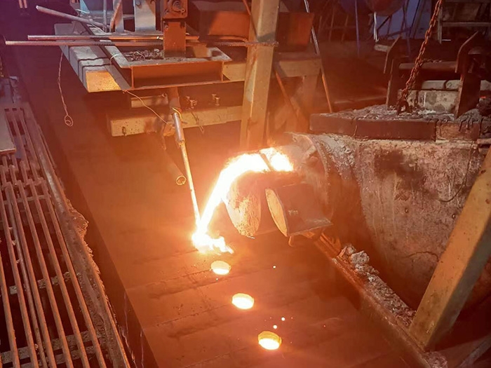 自動澆注機